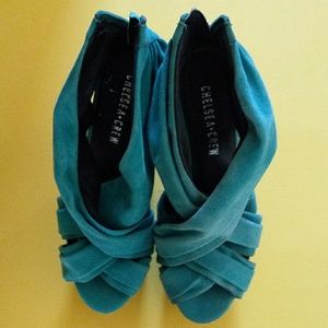 Women's shoes, size 8